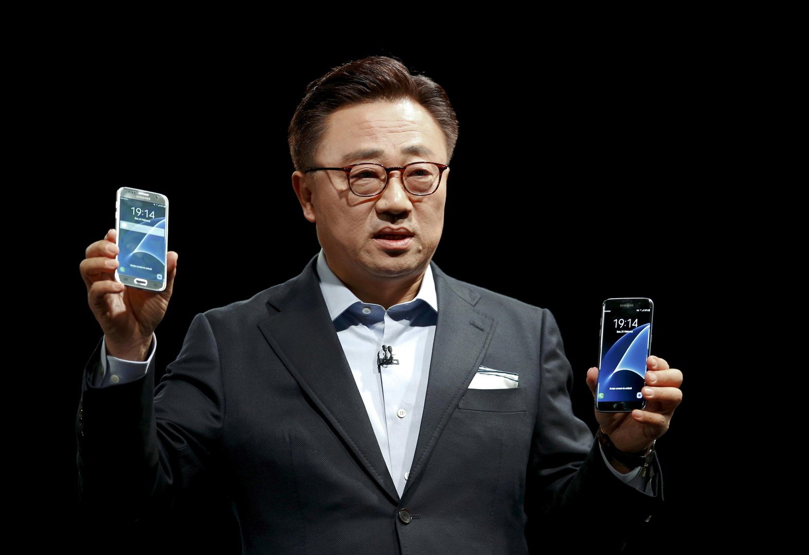 سامسونغ تطلق رسميا هاتفيها الجديدين S7 و S7 إيدج (فيديو)