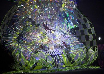  إحدى المرشحات لمنصب ملكة كرنفال سانتا كروز دي تينيريفه في جزيرة كناري الإسبانية، 3 فبراير/شباط 2016