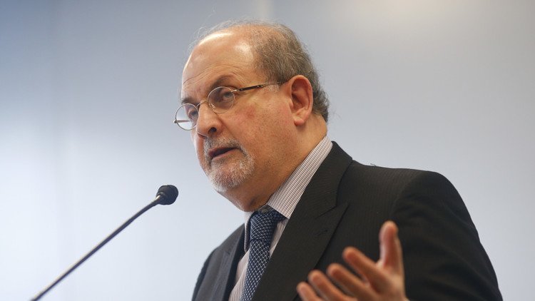 رفع المكافأة على قتل سلمان رشدي 600 ألف دولار