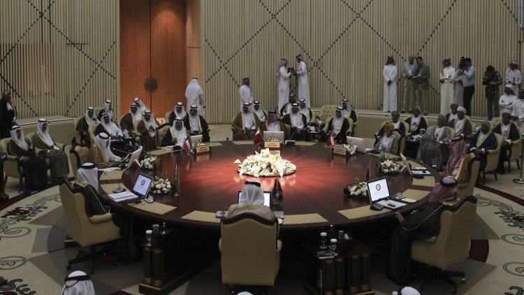 لبنان والعراق يتحفظان على اعتبار "التعاون الخليجي" و"الداخلية العرب" حزب الله "منظمة إرهابية"