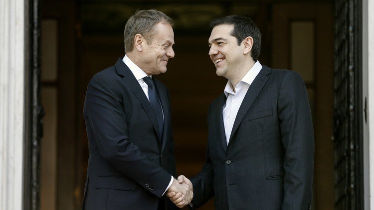 تسيبراس يطالب الدول الأوروبية باستضافة اللاجئين المتواجدين في اليونان