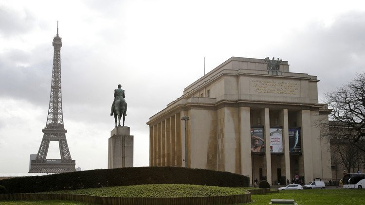  فرنسا تلزم مصنعي الهواتف التعاون مع السلطات 