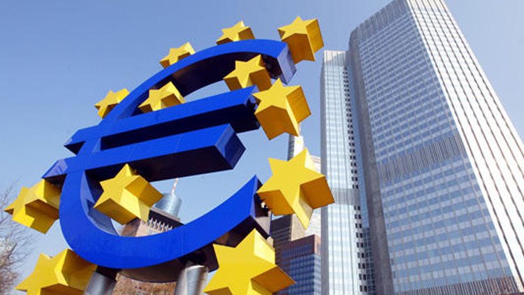 المركزي الأوروبي يفاجئ الأسواق ويخفض سعر الفائدة إلى مستويات قياسية