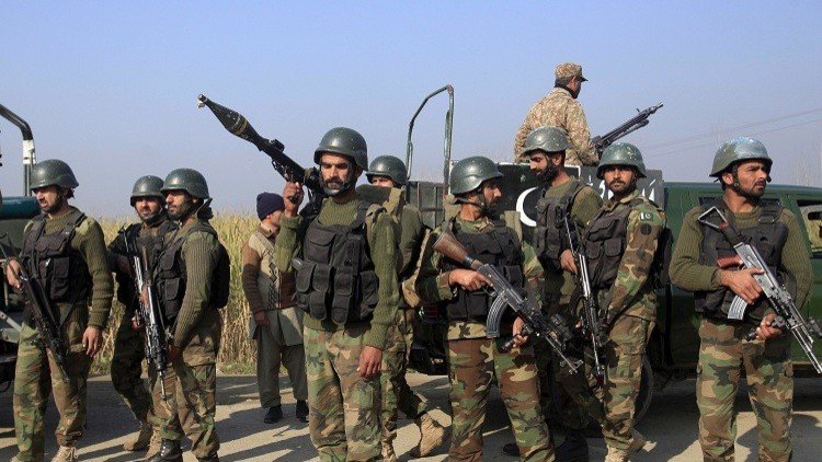 اختطاف 8 موظفين حكوميين في باكستان