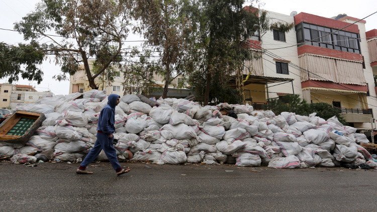 وزير لبناني: أزمة النفايات حُلت.. ودعوة للتظاهر وسط بيروت