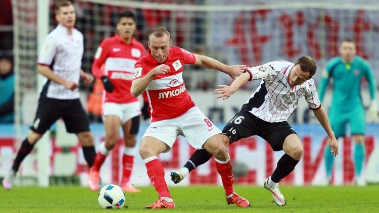 سبارتاك موسكو يخرج من عنق الزجاجة أمام ضيفه أمكار في الوقت القاتل