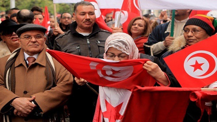 تونس تحارب الإرهاب بعزيمة شعبها 