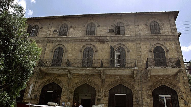 بعد استضافته كبار الشخصيات التاريخية.. أقدم فنادق سوريا يتحول إلى مأوى للاجئين 