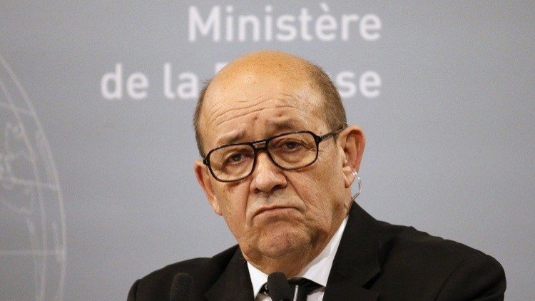 وزير الدفاع الفرنسي متخوف من "رحلات" غير شرعية ينظمها "داعش" إلى أوروبا