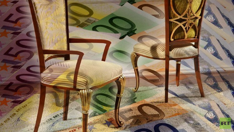 حارس يسرق كرسياً من منتجع اخفي فيه مبلغ 100 ألف يورو