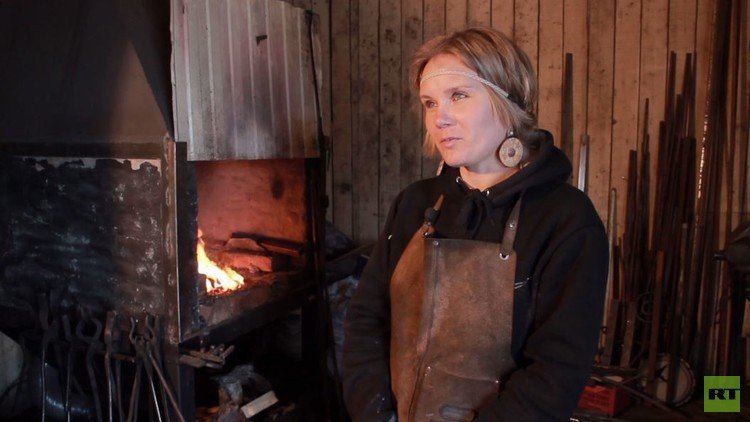 تعرف على الحدّادة السيبرية آنا بيليتسكايا