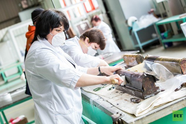 إعداد المواد التركيبية في الورشة