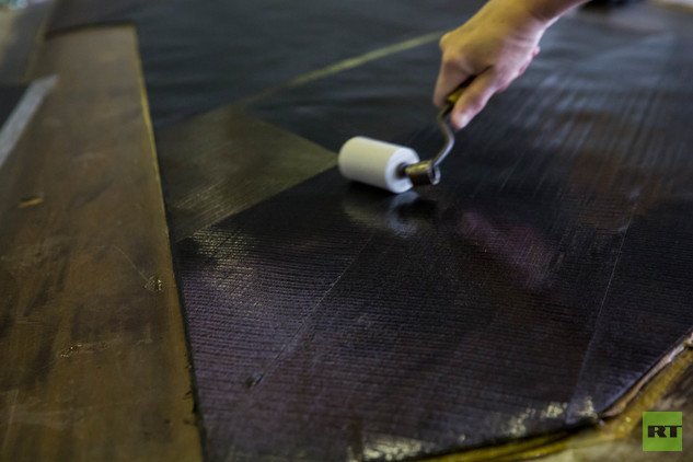 عداد المواد التركيبية في الورشة