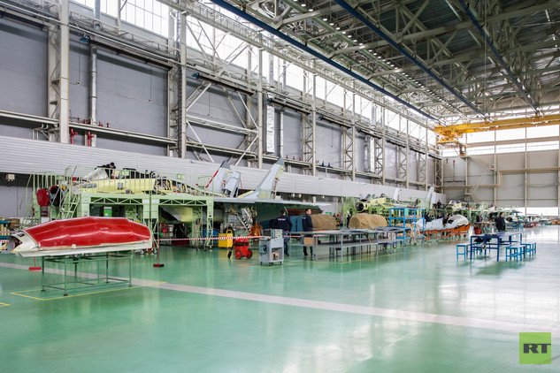 ورشة تركيب هيكل الطائرة