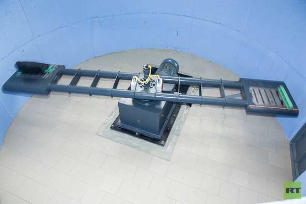 ماكنة لتطبيق قوة الطرد المركزي