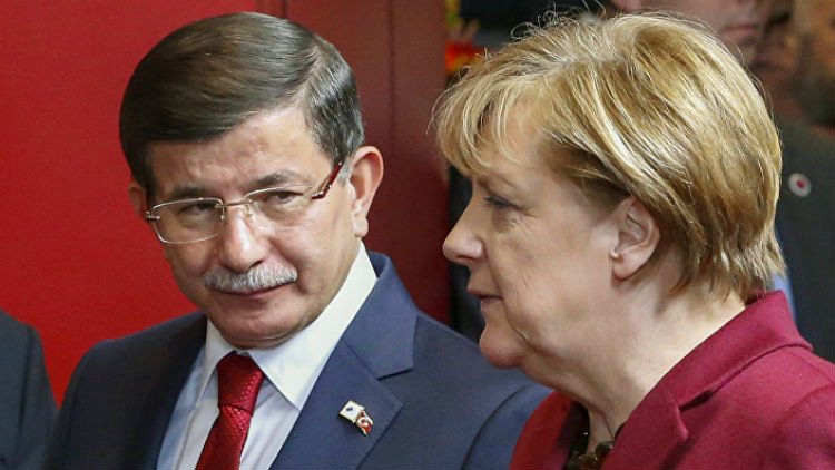 اتفاق تركي أوروبي على حساب اللاجئين