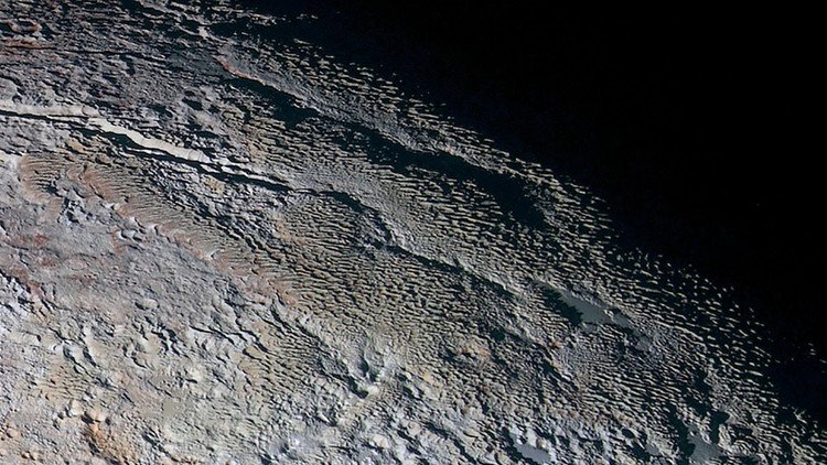 اكتشاف تضاريس غير متوقعة على كوكب بلوتو 