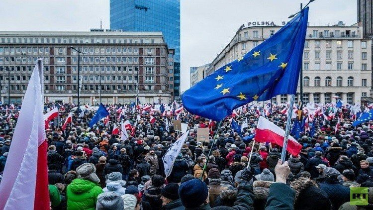 بولندا تحتج لدى أوكرانيا بسبب تدنيس تمثال البابا يوحنا بولس الثاني