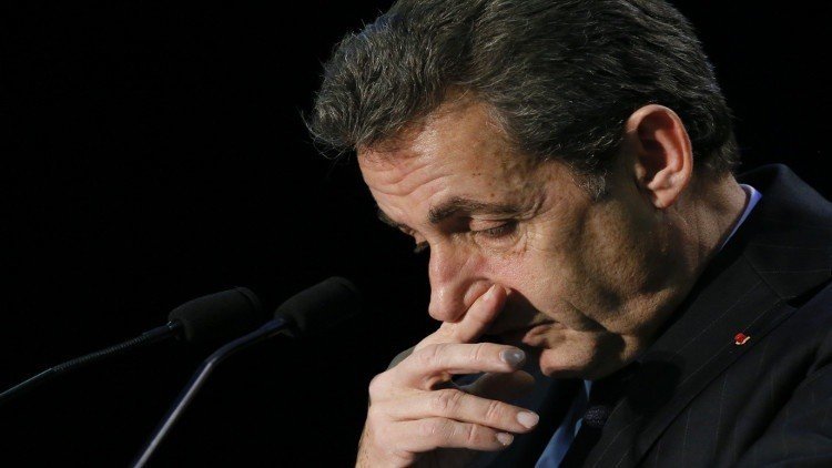 محكمة فرنسية تمهد لمحاكمة ساركوزي بتهم فساد