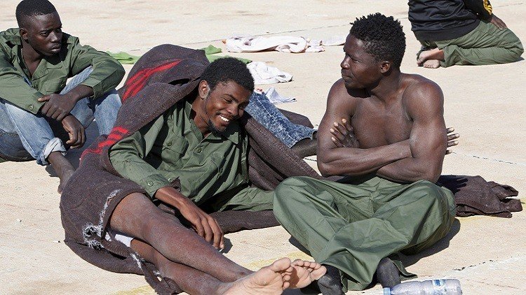 باريس: مئات الآلاف في ليبيا يستعدون للانتقال إلى أوروبا