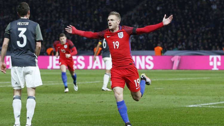 هدف تاريخي بلمسة سحرية .. (فيديو)