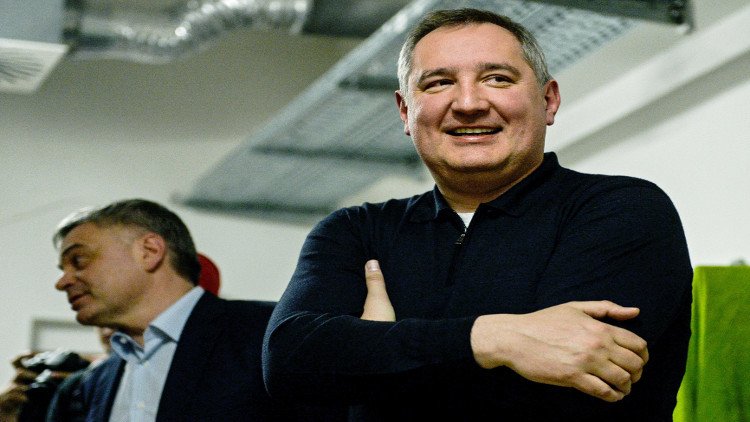 روغوزين: طلب كييف بشأن الأقمار الصناعية الروسية مثير للسخرية