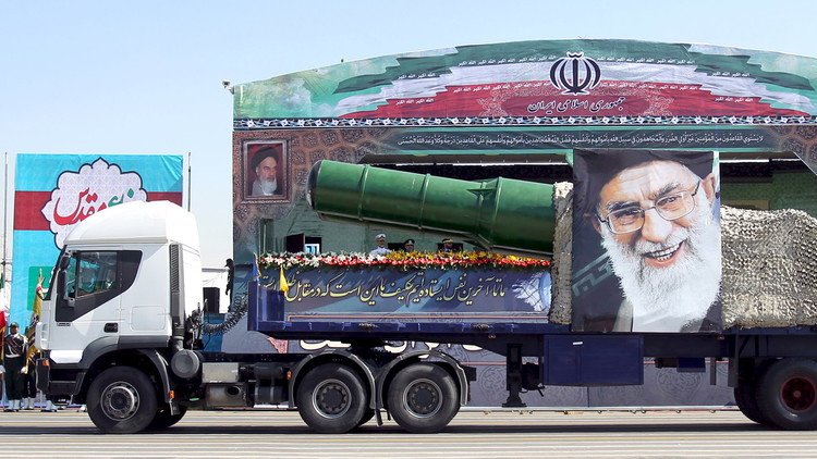 خامنئي: مستقبل إيران ليس في المفاوضات بل في الصواريخ