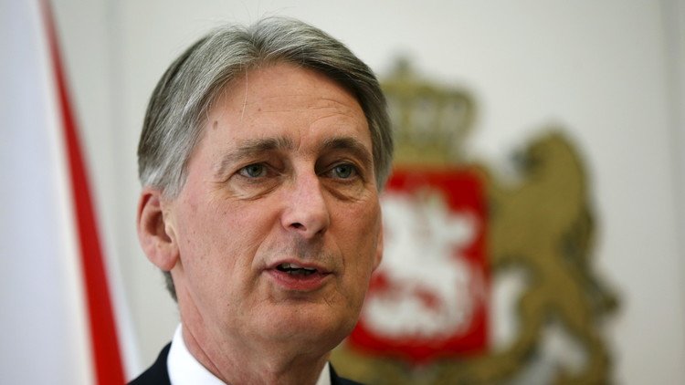 هاموند: روسيا تشكل تهديدا للجميع