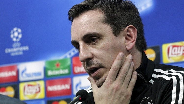 فالنسيا يقيل غاري نيفيل 