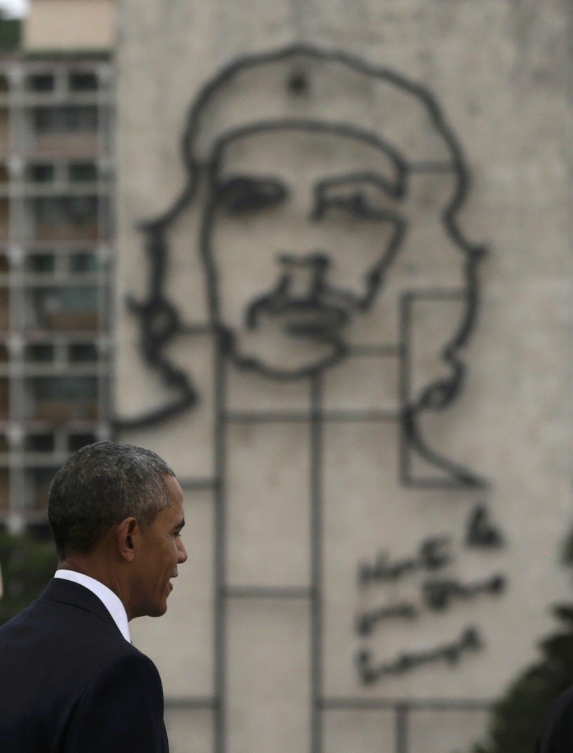 أوباما وتشي غيفارا في هافانا (صور + فيديو)