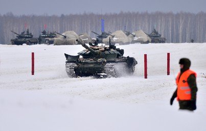 دبابة "تي - 72" المشاركة في الأدوار التمهيدية لبياتلون الدبابات -2016