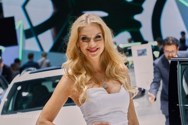  حسناوات معرض جنيف للسيارات