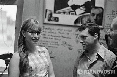 كانت الممثلة الفرنسية مارينا فلادي الزوجة الأخيرة لفلاديمير فيسوتسكي، وبقيا معا مدة 12 عاما حتى النهاية، تنافسا معا وكانا فخورين ببعضهما طوال حياتهما المشتركة