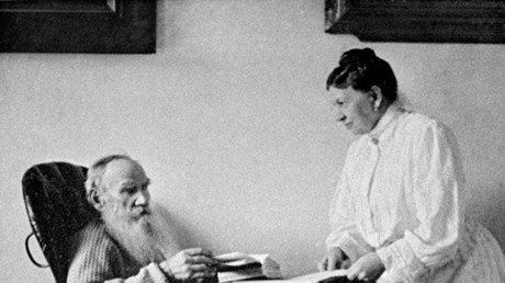  على مر السنين الطويلة، ظلت صوفيا تولستايا، المساعد الأمين لزوجها ليو تولستوي في جميع أعماله