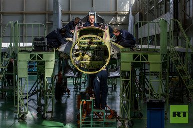 ورشة تركيب الطائرة