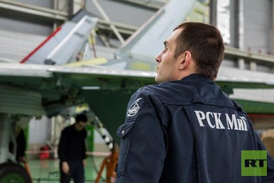 ورشة تركيب الطائرة