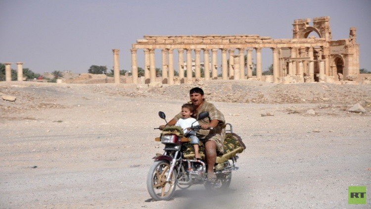 العثور على مقبرة جماعية للنساء والأطفال  في أطراف تدمر