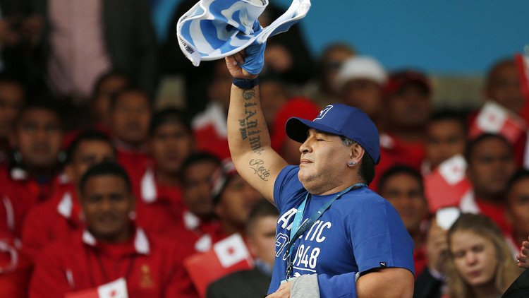 مارادونا يشجع زيدان في هذا "الكلاسيكو"