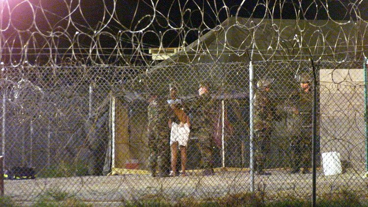 واشنطن ترحل معتقلين ليبيين من غوانتانامو إلى السنغال