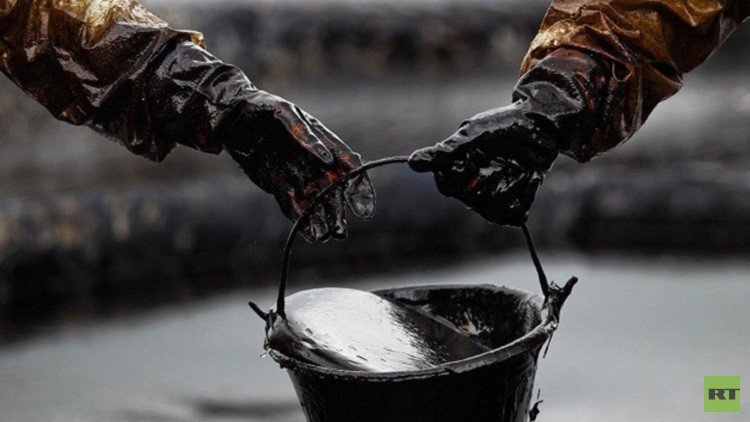 دمشق تشير إلى المتورطين بسرقة النفط السوري