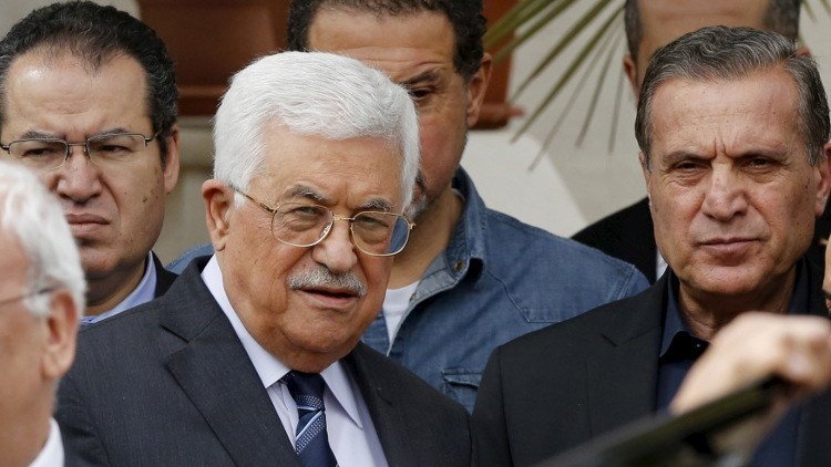 عباس إلى موسكو لبحث المبادرة الفرنسية  