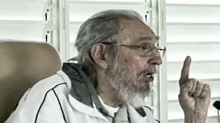 فيديل كاسترو يظهر علنا للمرة الأولى منذ 8 أشهر (فيديو)