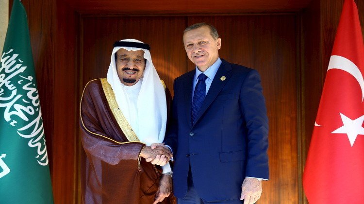 ملك السعودية يحط الرحال في أنقرة بعد القاهرة