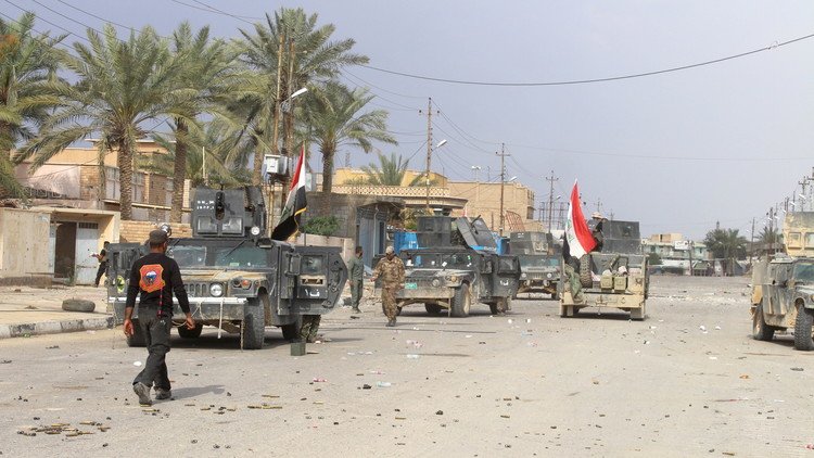 القوات العراقية وسط مدينة هيت