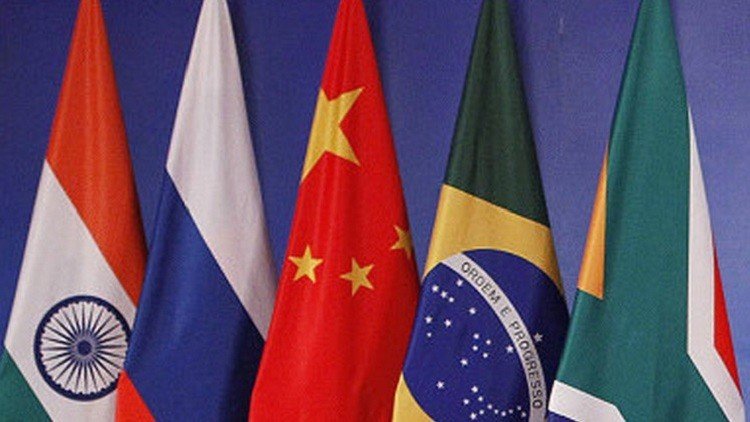 بنك "بريكس" يمنح قروضا لدعم الطاقة المتجددة