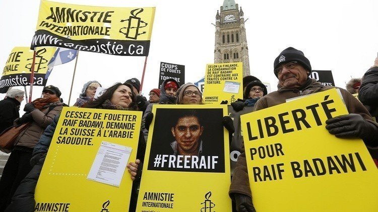 زوجة المدون السعودي رائف بدوي تطلب تدخلا ألمانيا لإطلاق سراحه