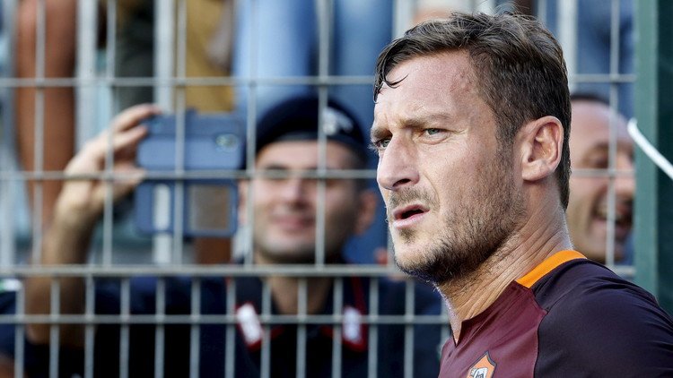 الأولمبية الإيطالية تدخل على الخط لتمديد عقد توتي