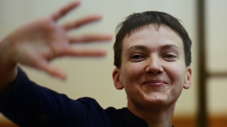 سافتشينكو تعد وثائق نقلها إلى أوكرانيا