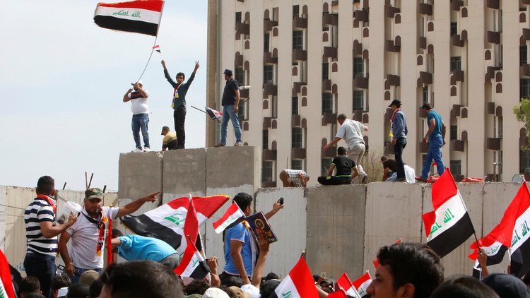 الطوارئ في بغداد بعد اقتحام أنصار الصدر للبرلمان