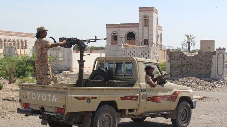 القاعدة تنسحب من المكلا جنوبي اليمن